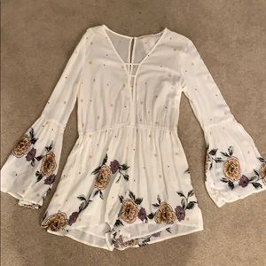 Chloe & Katie White Floral Romper